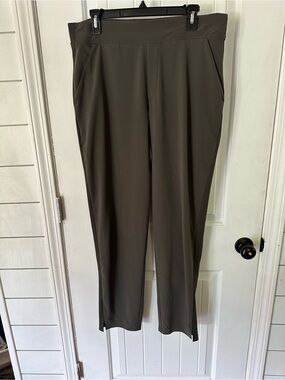 Athleta Brooklyn Ankle Pants in Olive Green 14 tall